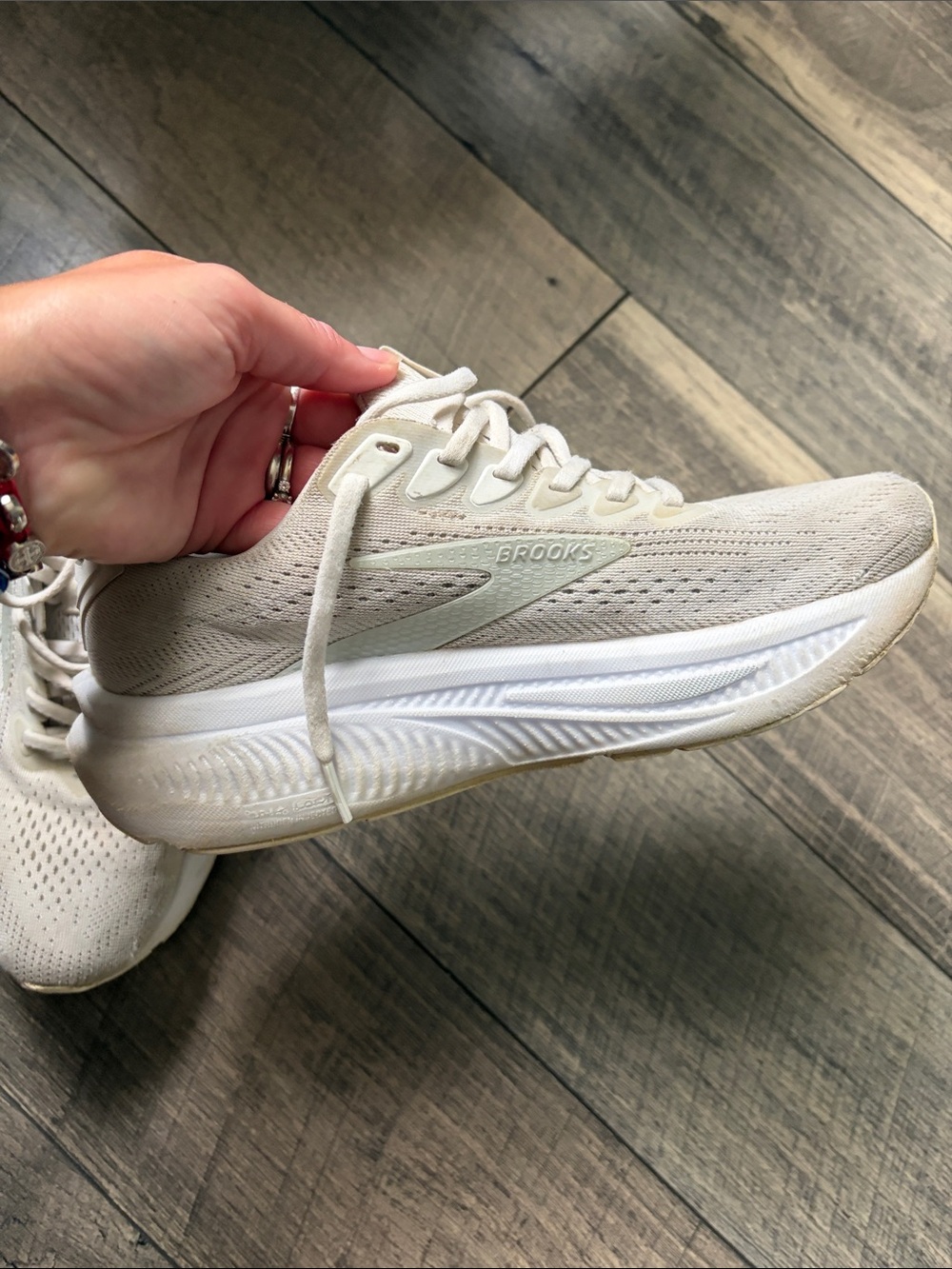 Brooks Women's Running Shoes in Light Beige/Off-White - Picture 6 of 9